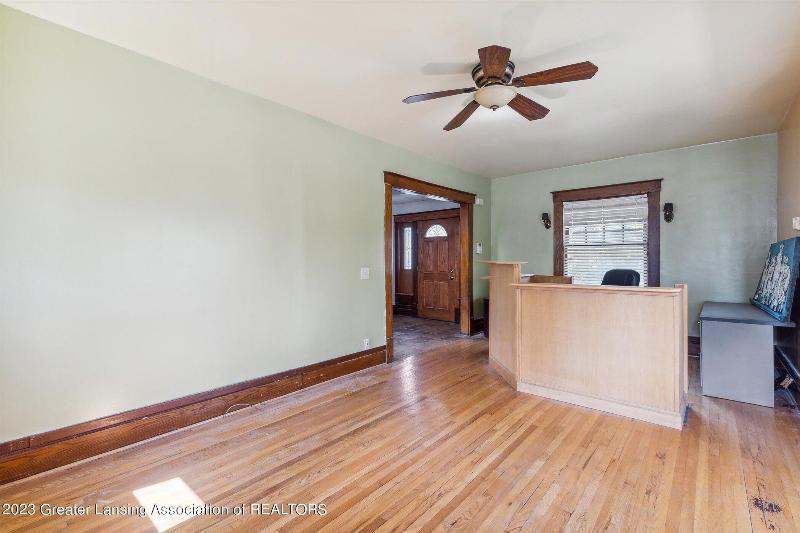 Listing Photo for 527 W Hillsdale Street