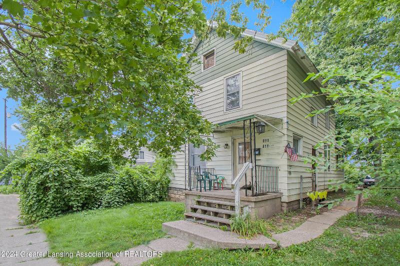 Listing Photo for 811 Larned Street
