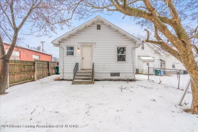 Listing Photo for 637 N Foster Avenue