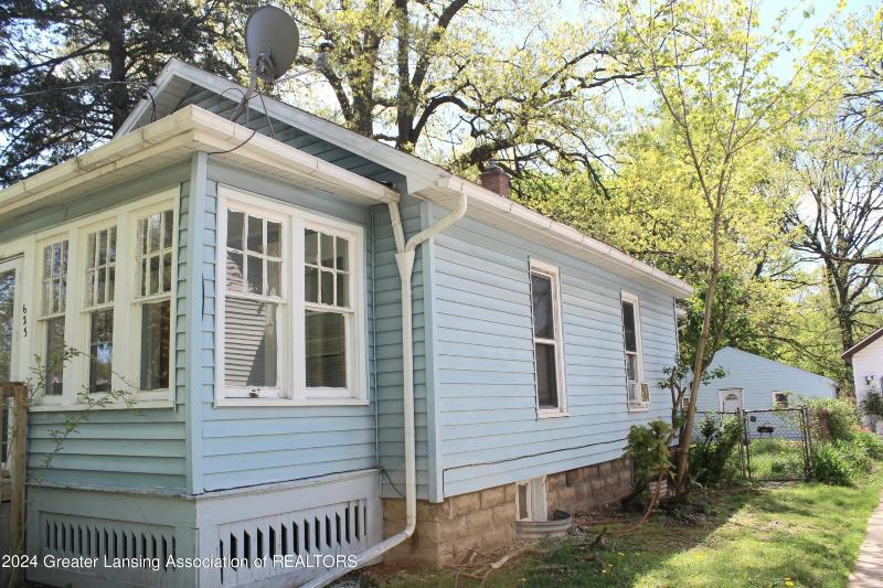 Listing Photo for 623 Smith Avenue