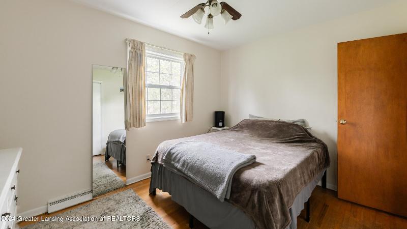 Listing Photo for 1119 S Clinton Street