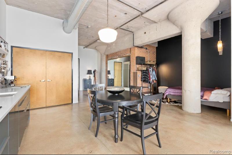 Listing Photo for 55 W Canfield Street W #303