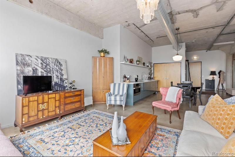 Listing Photo for 55 W Canfield Street W #303
