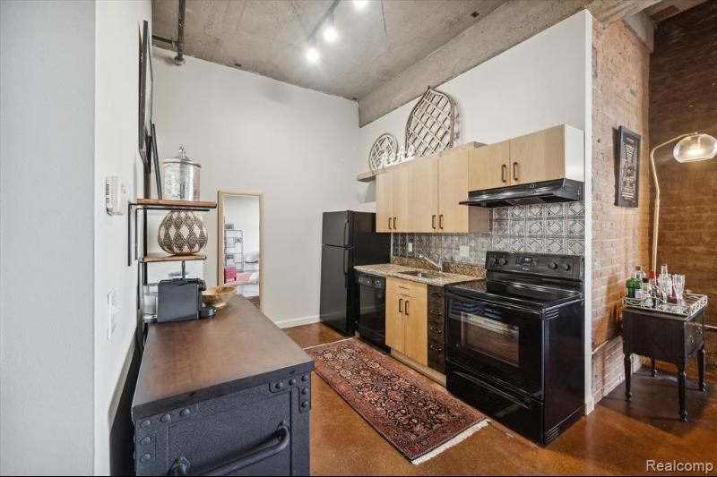 Listing Photo for 55 W Canfield 10
