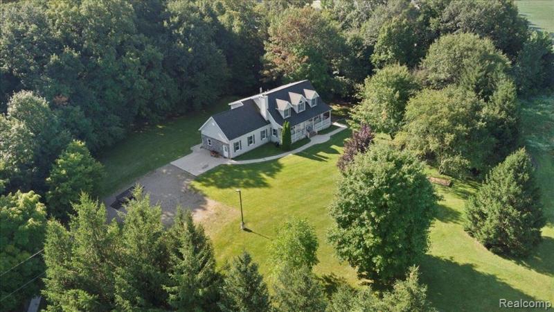 Listing Photo for 390 E Deckerville Road