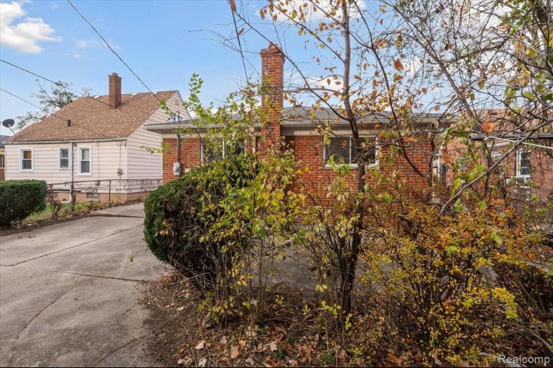 Listing Photo for 20150 Roselawn Street