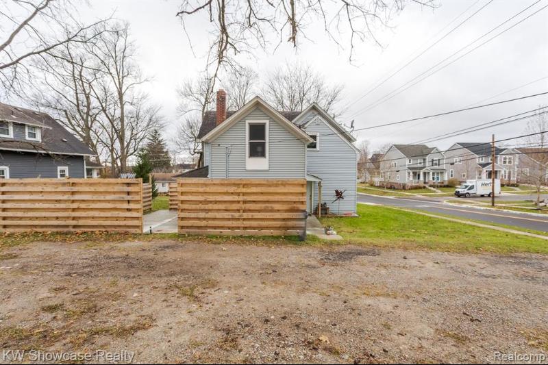 Listing Photo for 654 Hickory Street