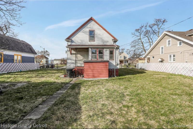 Listing Photo for 6044 Maxwell Street