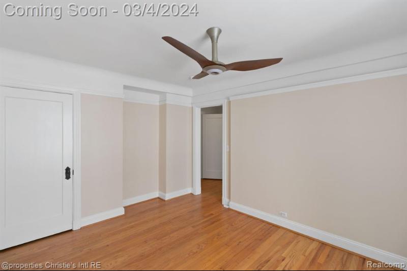 Listing Photo for 15 E Kirby Street 811