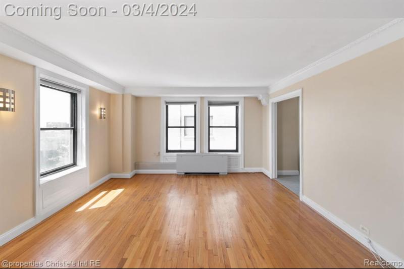 Listing Photo for 15 E Kirby Street 811
