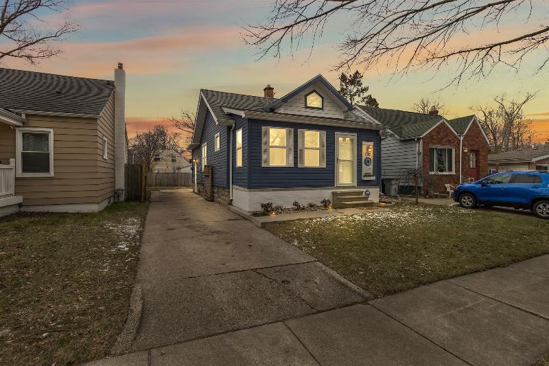 Listing Photo for 1202 E Hayes Avenue