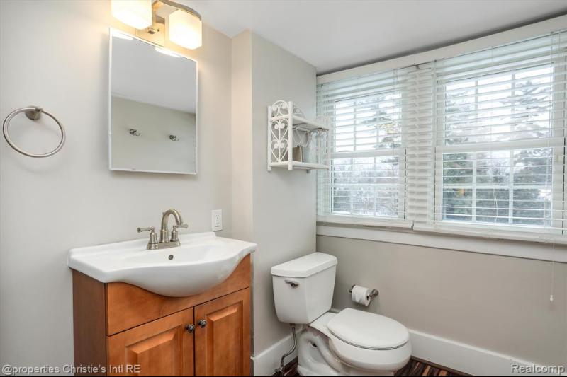 Listing Photo for 19221 Strathcona Drive