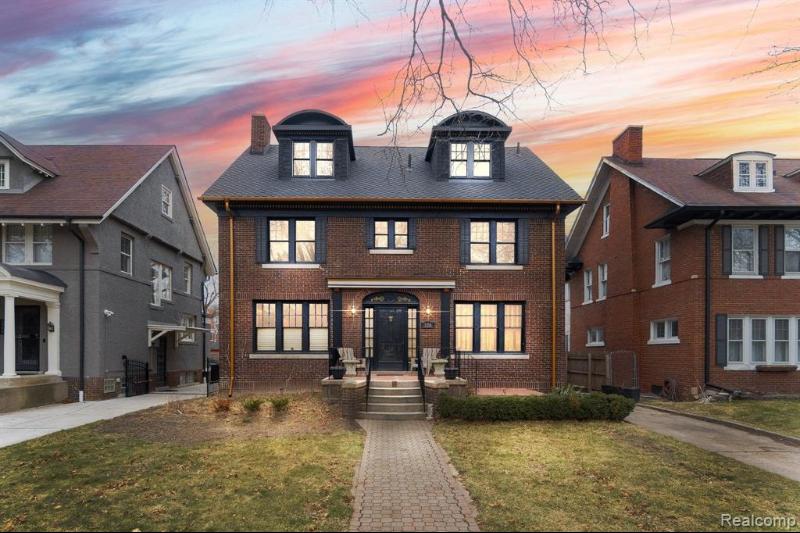 Listing Photo for 1516 Chicago Boulevard