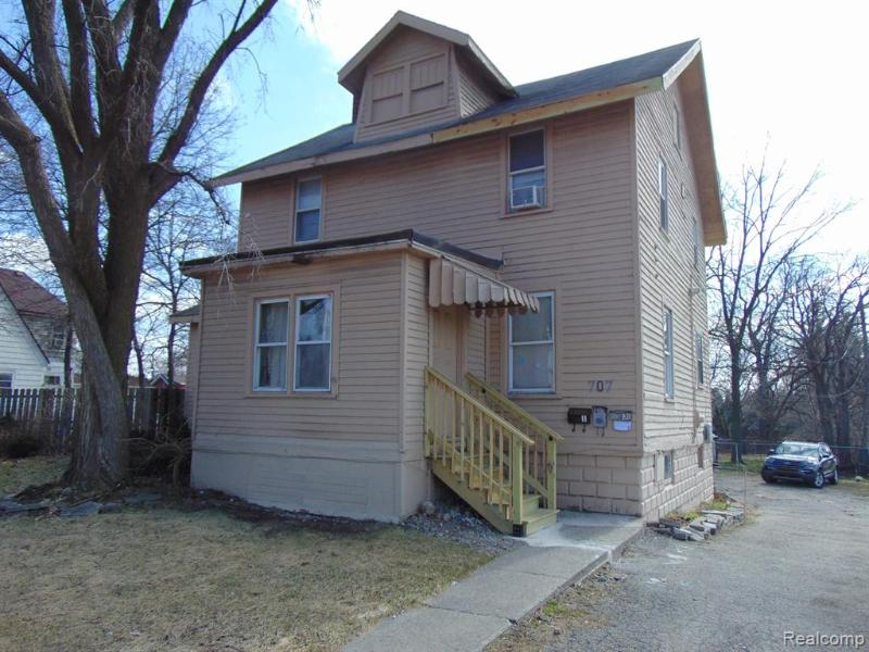 Listing Photo for 707 W Huron 1