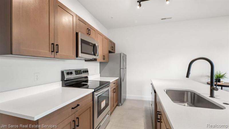 Listing Photo for 1201 Woodward Unit 10 Heights