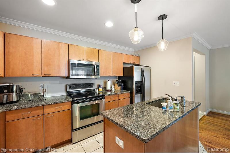 Listing Photo for 1115 N Old Woodward Avenue 51