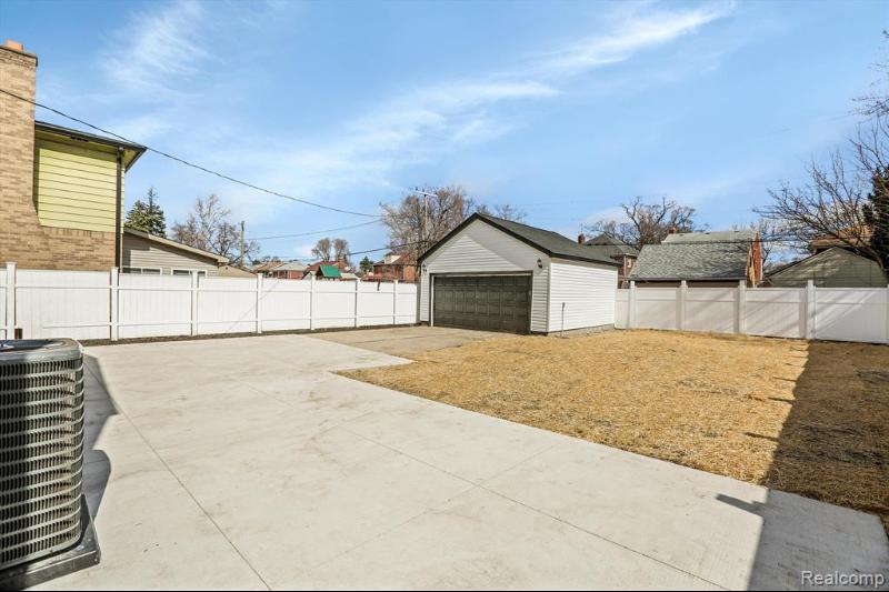 Listing Photo for 5651 W Outer Drive
