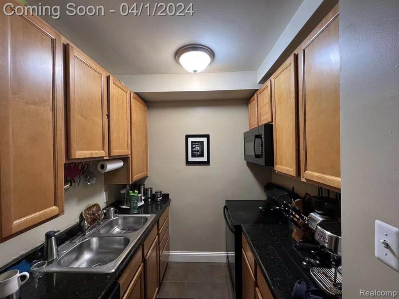 Listing Photo for 15 E Kirby Street 1025