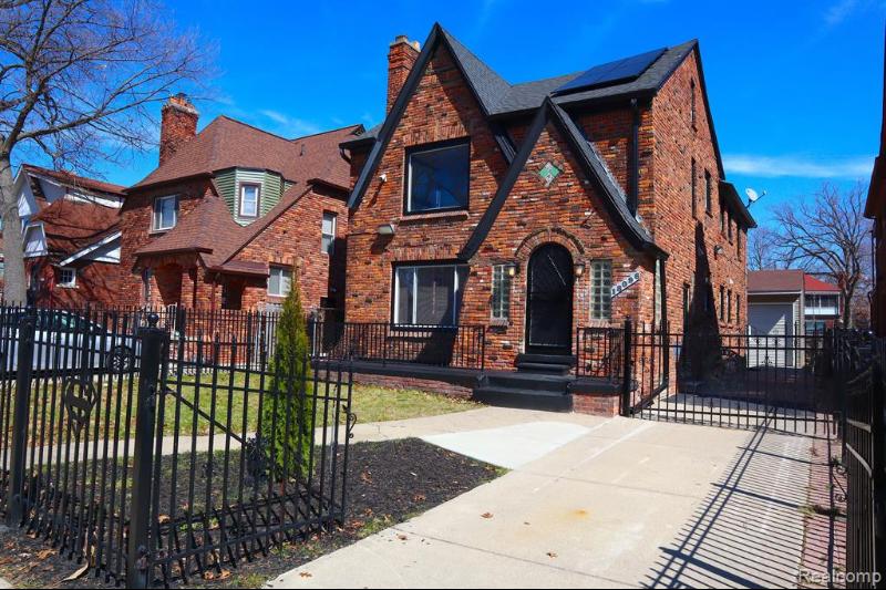 Listing Photo for 18096 Roselawn Street