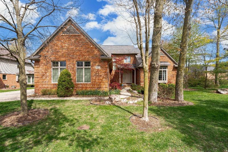 48372 Red Oak Drive, Shelby Township