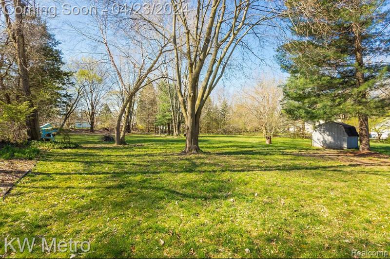 Listing Photo for 660 Trinway Drive