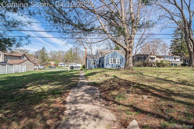 Listing Photo for 18400 Brentwood Street