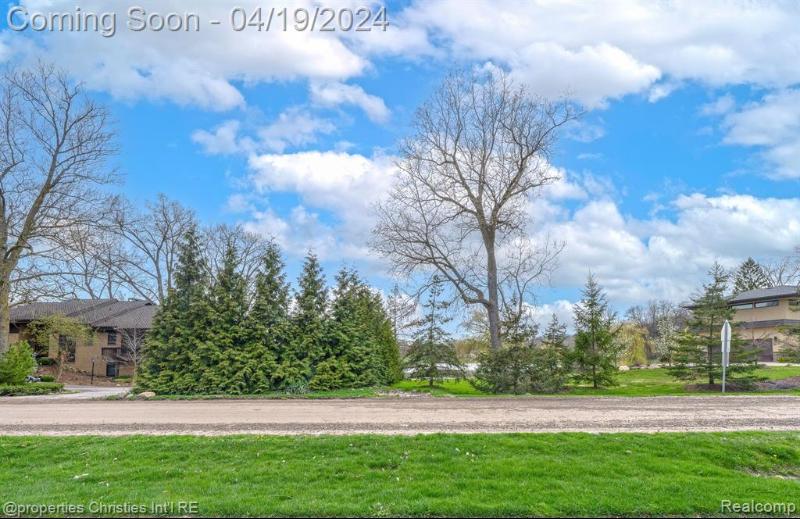 Listing Photo for 5197 Wing Lake Road