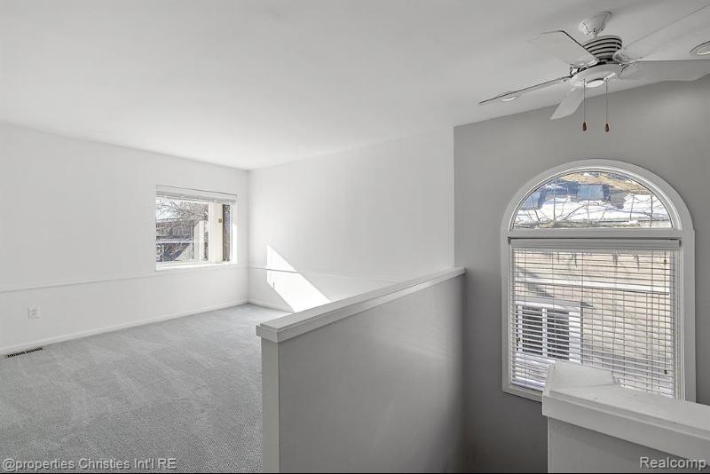 Listing Photo for 701 E Lincoln Street 9