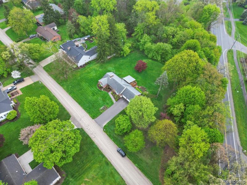 Listing Photo for 435 Hillview Street
