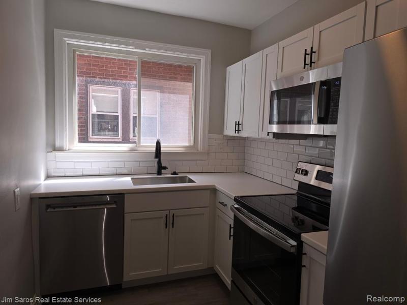 Listing Photo for 1096 Beaconsfield 1s