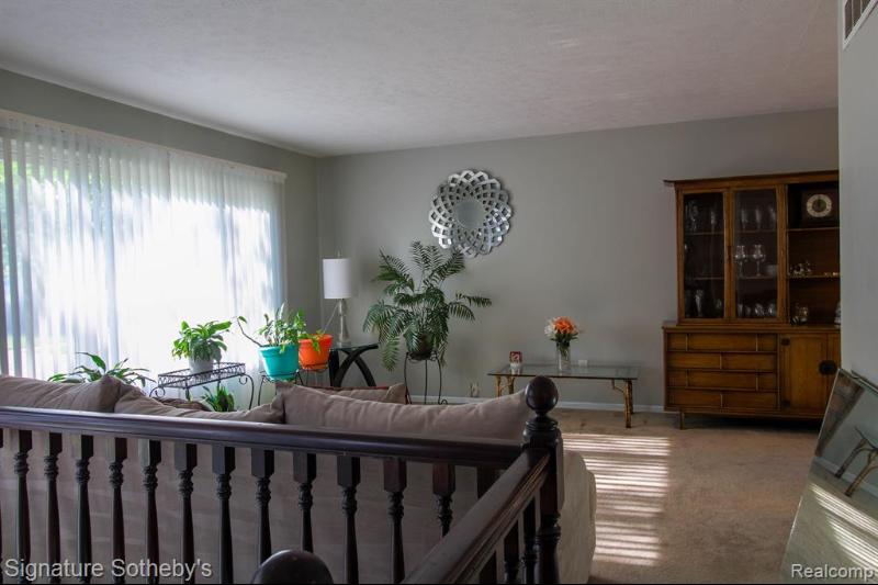 Listing Photo for 137 Surrey Heights