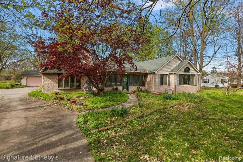Listing Photo for 292 Aspinwall Drive