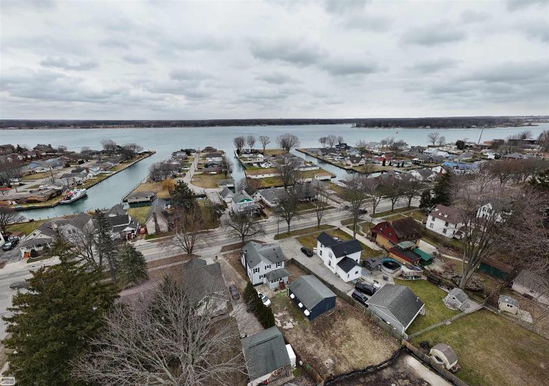 Listing Photo for 1813 St Clair River