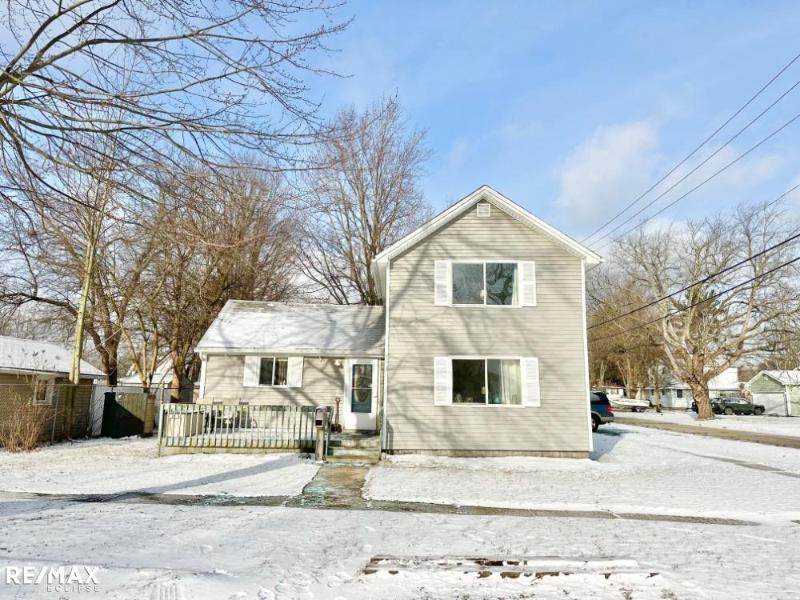 Listing Photo for 921 St. Clair