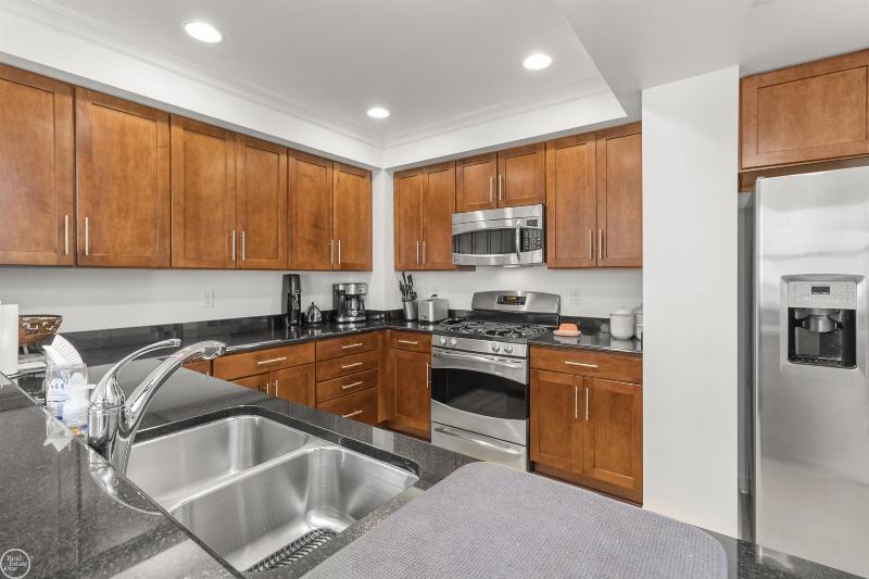 Listing Photo for 1135 Shelby Unit 2713 2713