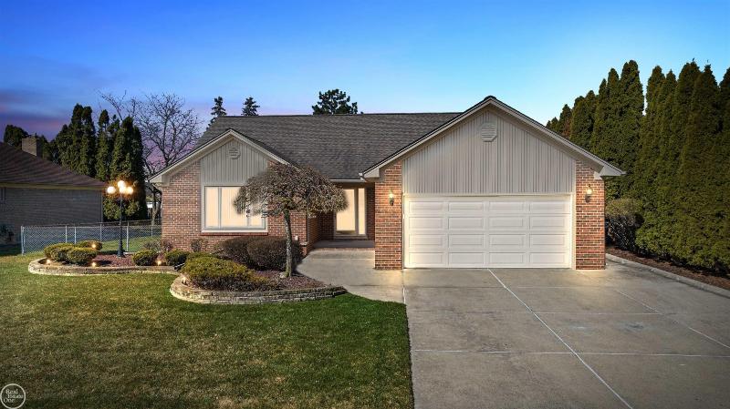 35701 Wellston, Sterling Heights