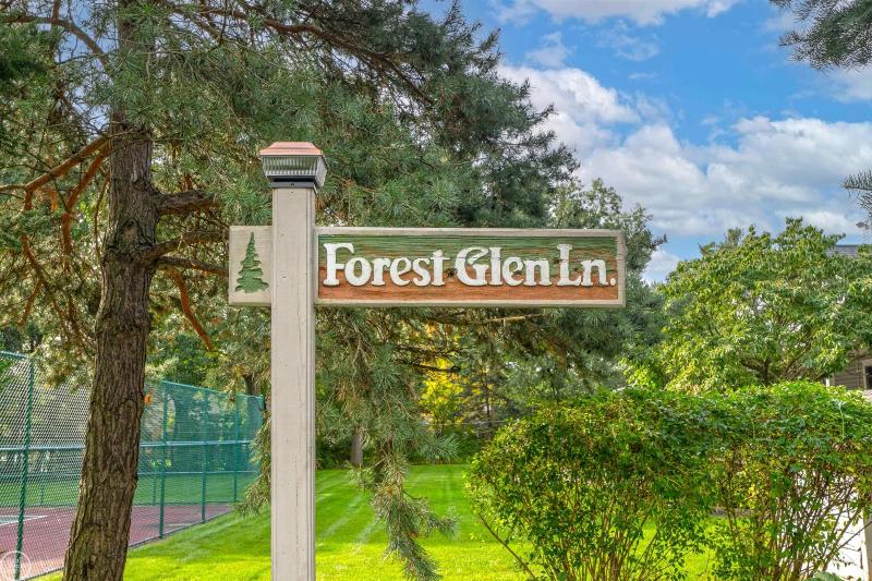 Listing Photo for 11702 Forest Glen