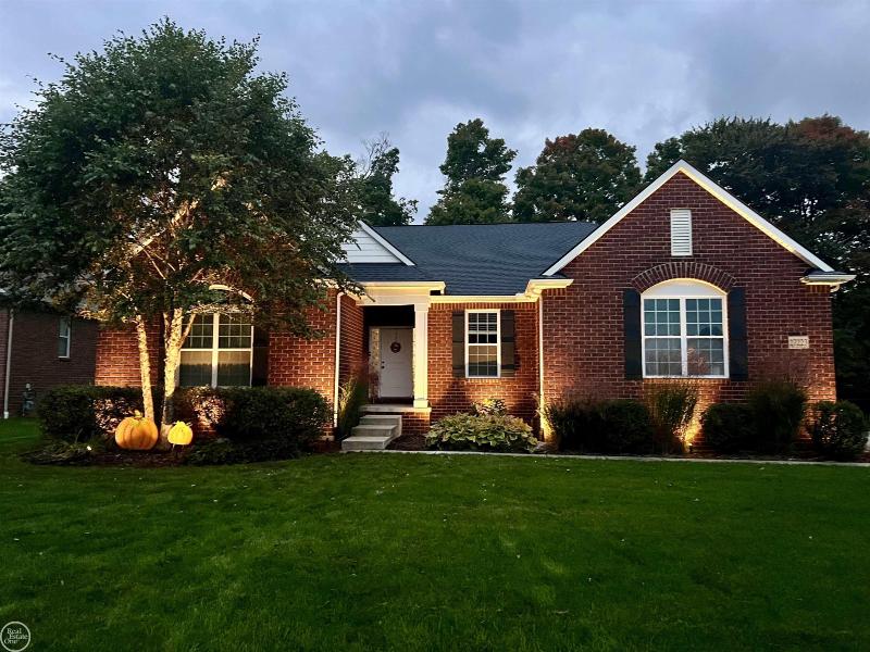 27223 Houghton, Chesterfield Township