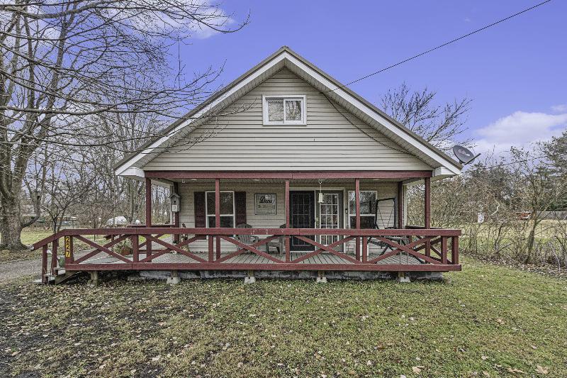 Listing Photo for 227 Green Gable Road