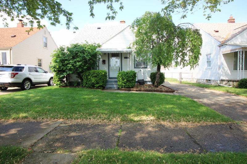 Listing Photo for 15918 Anne Avenue