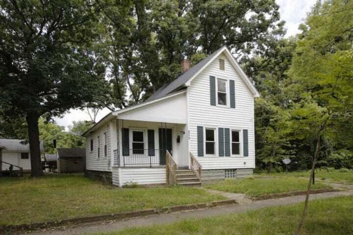 Listing Photo for 809 Dwight Avenue