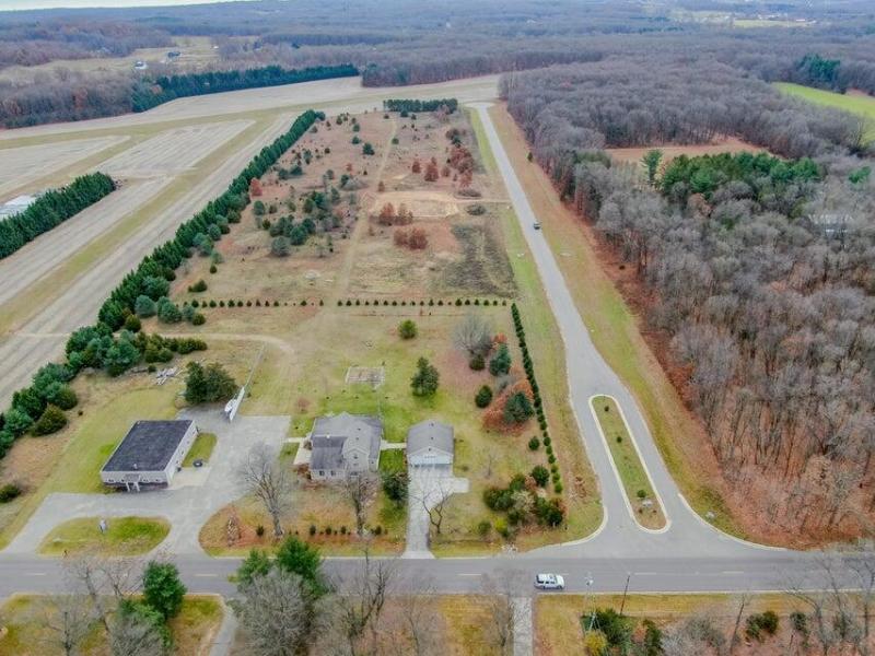 Listing Photo for 61121 Airpark Lane