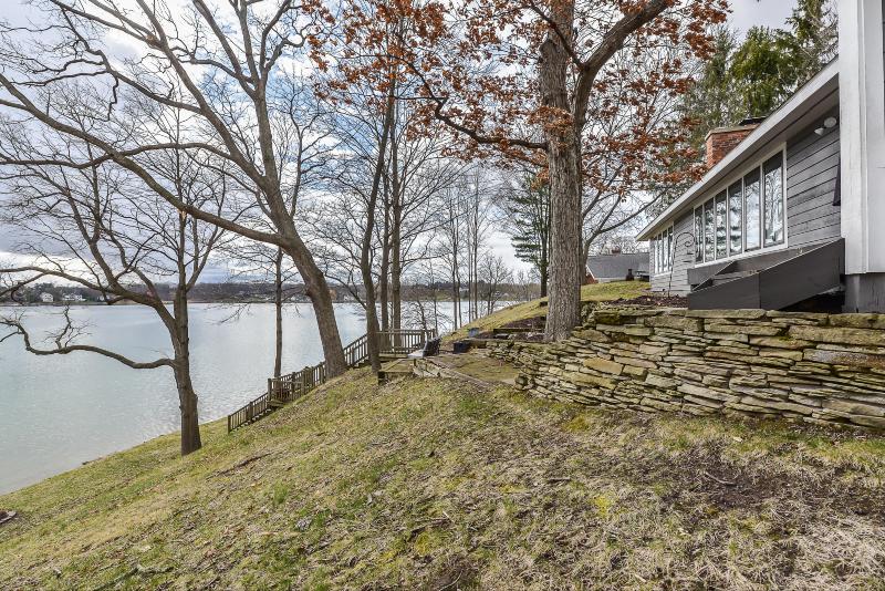 Listing Photo for 525 Glazier Road