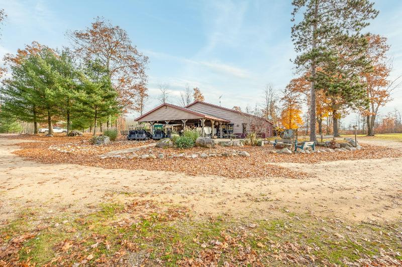 Listing Photo for 5898 (G) E 17 Mile Road