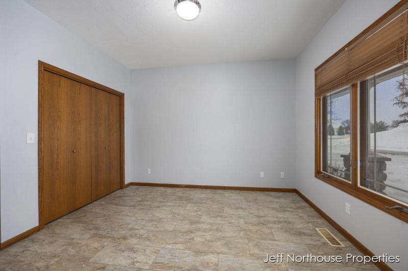 Listing Photo for 4616 Canterbury Drive 32