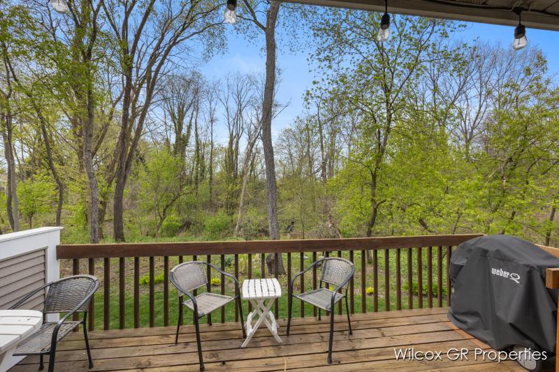 Listing Photo for 586 Appletree Court