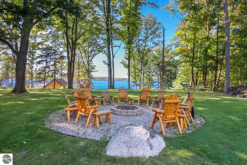Listing Photo for 6882 Se Torch Lake Drive