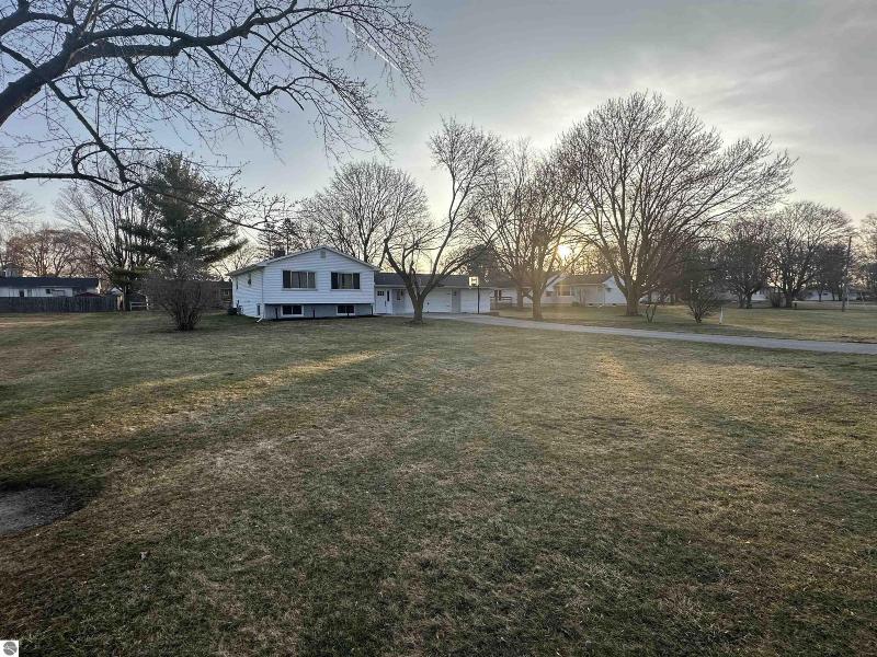 Listing Photo for 8197 S Federal Road