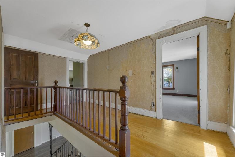 Listing Photo for 212 S Gladwin Street