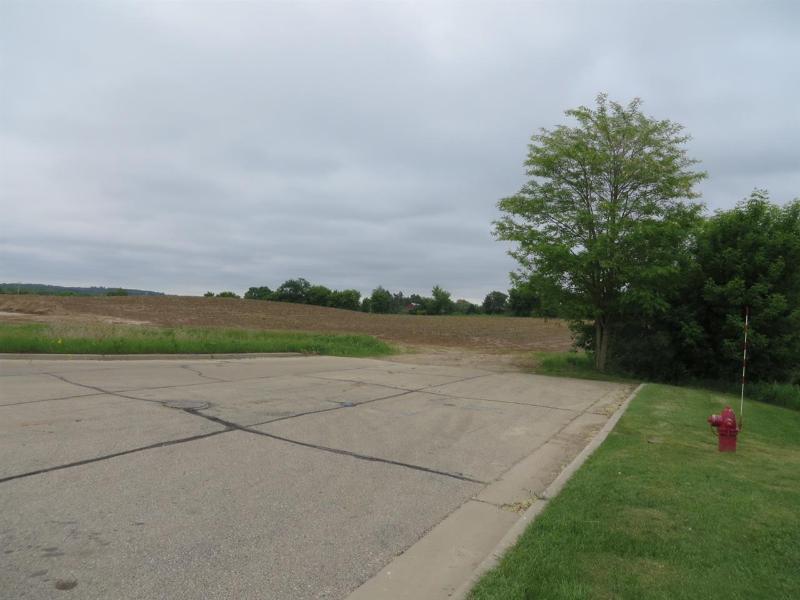 L2 6 AC Commercial Avenue Green Lake, WI 54941